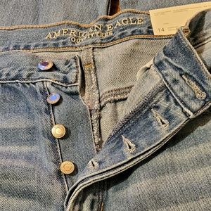 American Eagle Hi-rise girlfriend jeans